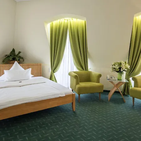 מלון Artrium Am Park 3*