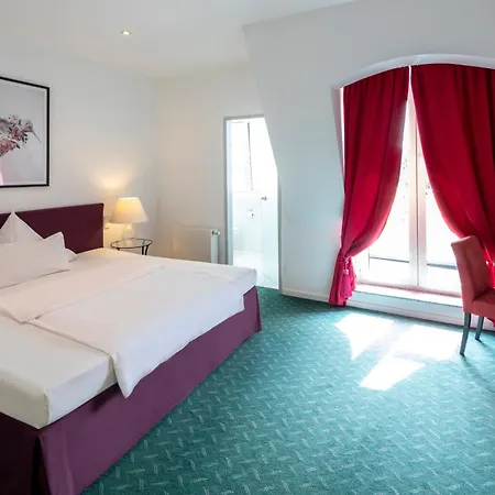 מלון Artrium Am Park 3*